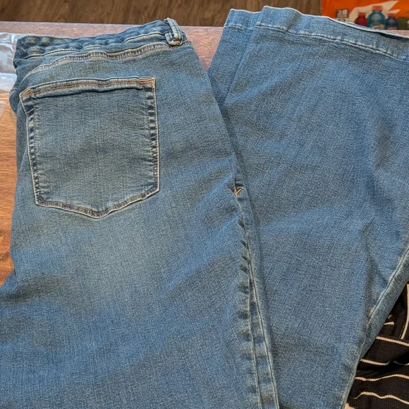 Lot Of Women's Tall 2xl And 34 Tall 18 Tall Tops, Sweaters And Jeans - Picture 5 of 13